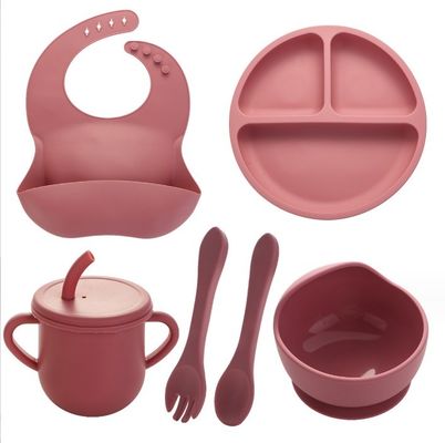 Conjunto de alimentación de bebés de silicona duradera cucharas libres de BPA placas de bibs estilo de diseño personalizado