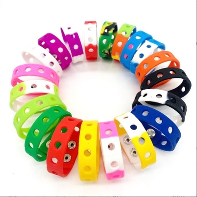 Brazalete de pulsera de caucho de silicona personalizado con agujeros personalizable y duradero
