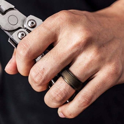 Anillo de bodas de silicona para hombres Step Edge Diseño elegante 4 paquetes