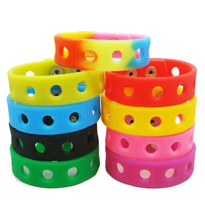 Brazalete deportivo de silicona de 18 cm de largo con servicio de moldeo y adornos personalizados