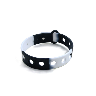 Pulsera de silicona multi color personalizada para niños con agujeros para amuletos por moldeo