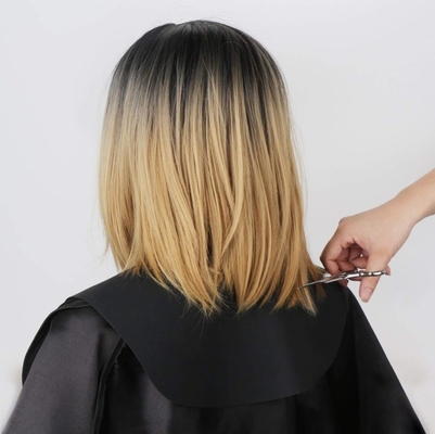 Logotipo personalizado Barbero Chale de silicona negra para cortar y teñir el cabello en suministros de salón