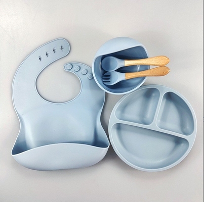 5pcs Eco-friendly Baby Feeding Set Silicona Succión Cuencos Placas Cuchara de horquilla Bib para niños pequeños