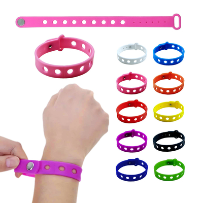 Diseño de procesamiento de silicona encantos ajustables pulseras para eventos