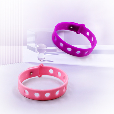 Diseño de procesamiento de silicona encantos ajustables pulseras para eventos