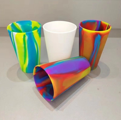 Taza de silicona libre de BPA de color mixto plegable Taza de bebida para viajes