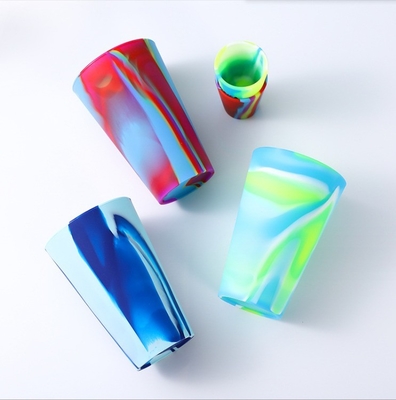 Taza de silicona libre de BPA de color mixto plegable Taza de bebida para viajes