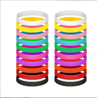 Servicio de corte y procesamiento de pulseras de silicona brillante con diseño y logotipo personalizados