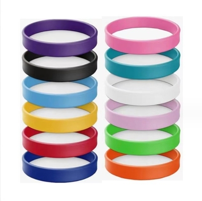 Servicio de corte y procesamiento de pulseras de silicona brillante con diseño y logotipo personalizados